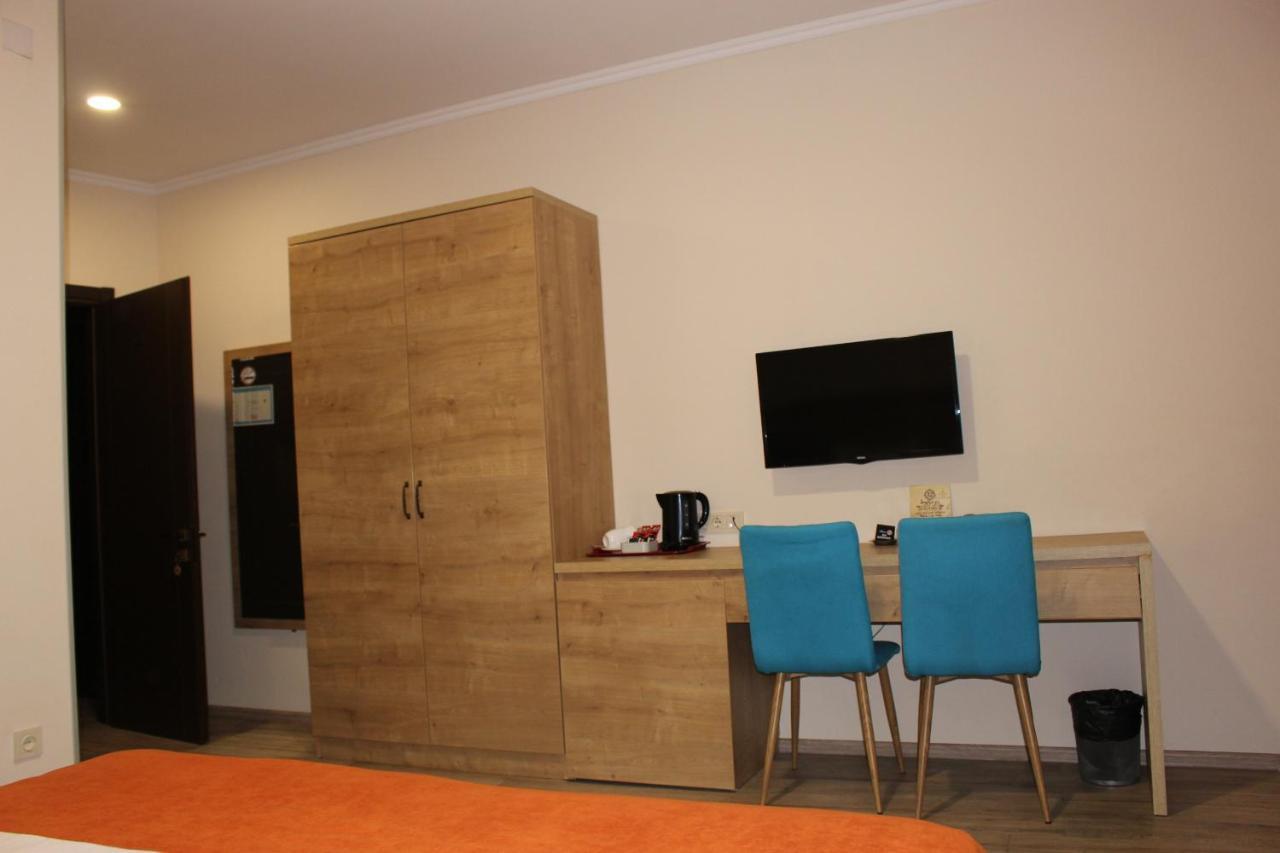 Boutique Hotel 32 Batumi Exterior photo