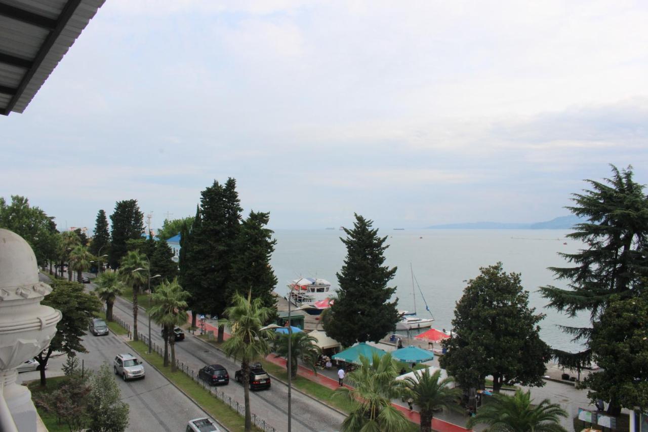 Boutique Hotel 32 Batumi Exterior photo
