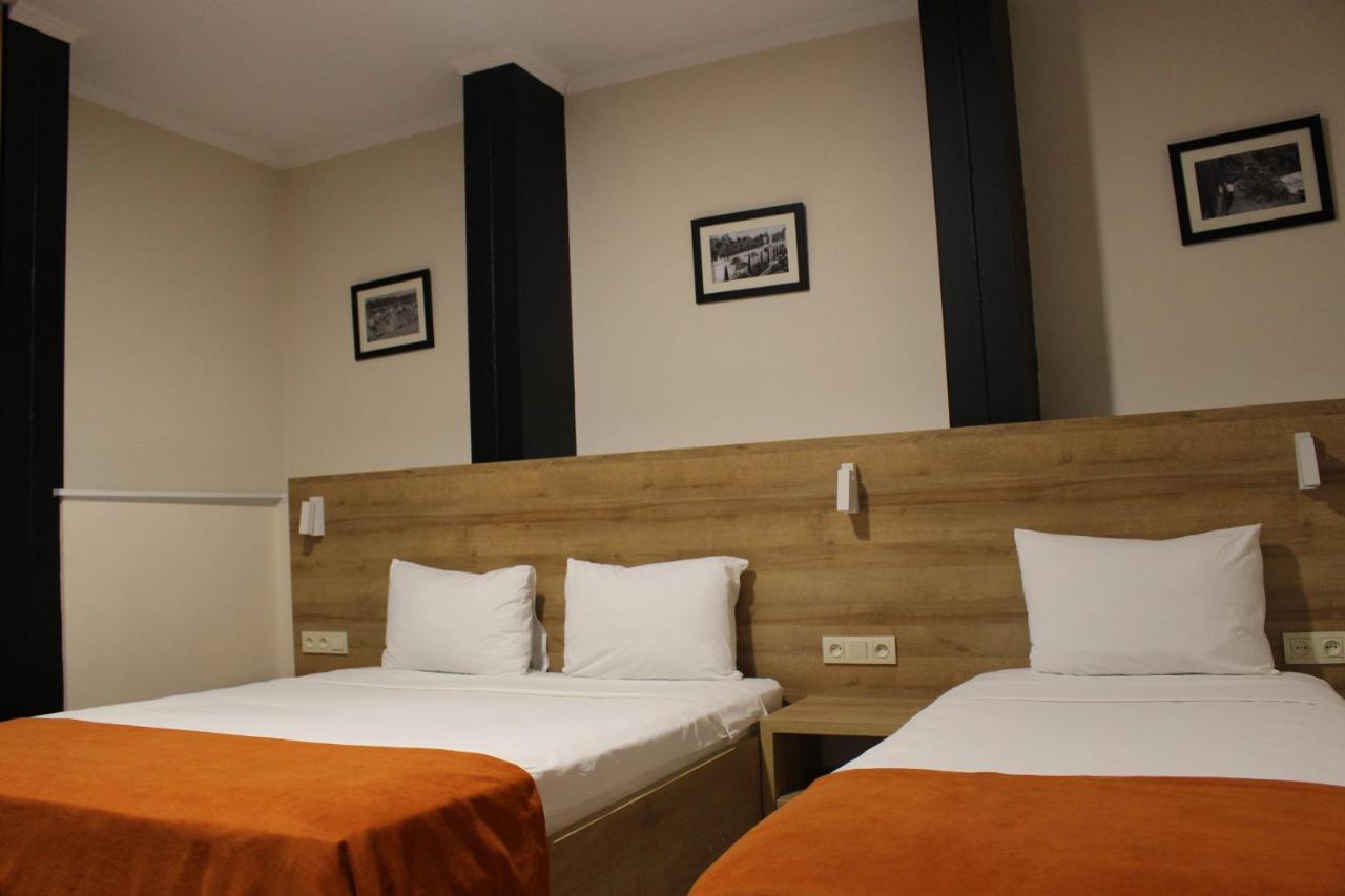 Boutique Hotel 32 Batumi Exterior photo