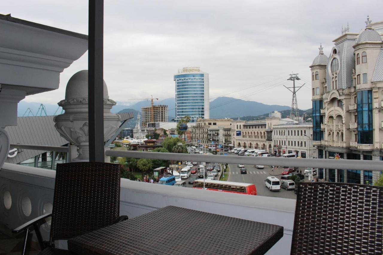 Boutique Hotel 32 Batumi Exterior photo