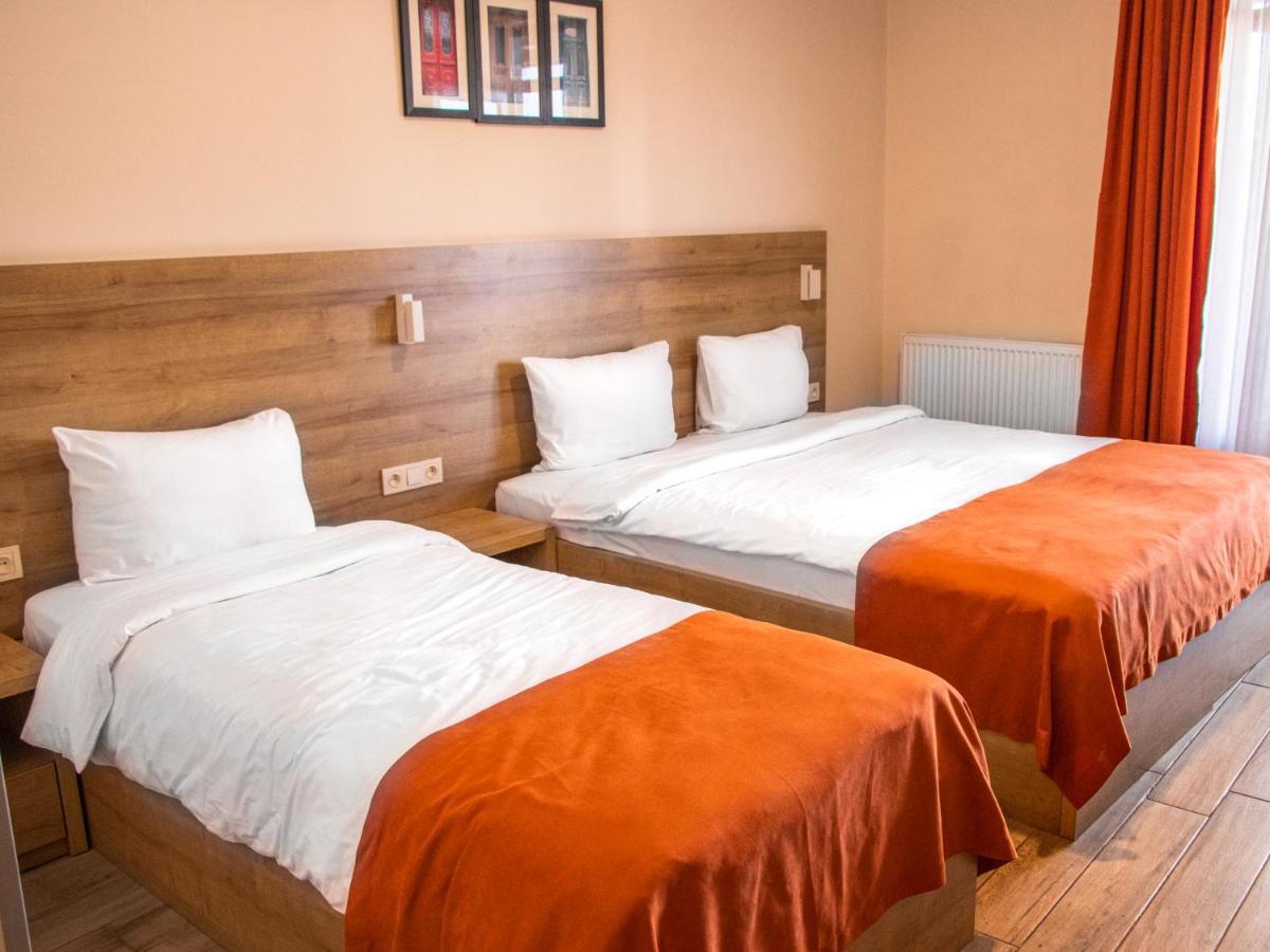 Boutique Hotel 32 Batumi Exterior photo