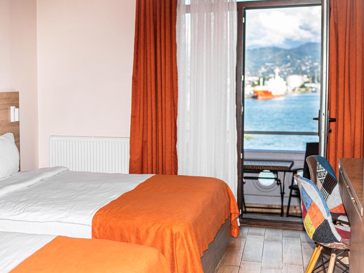 Boutique Hotel 32 Batumi Exterior photo