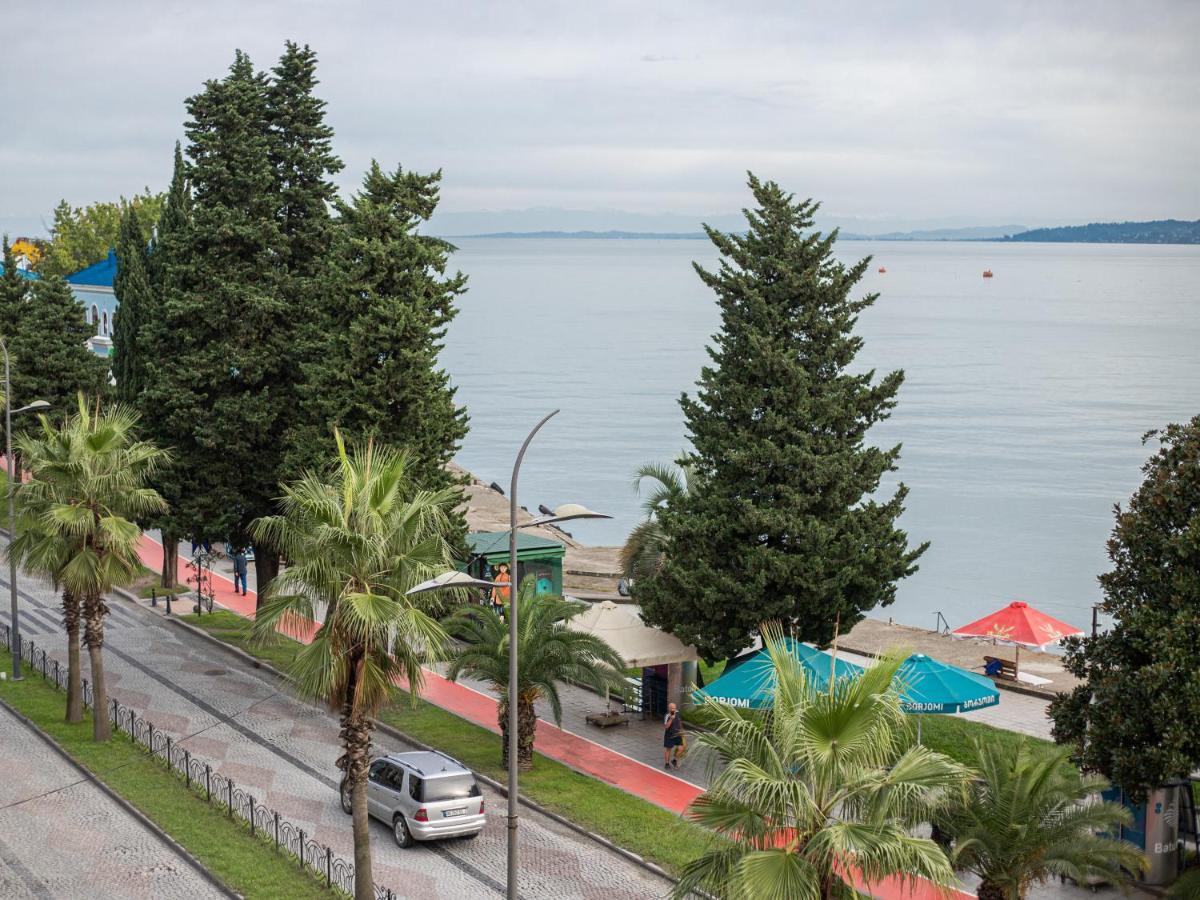 Boutique Hotel 32 Batumi Exterior photo