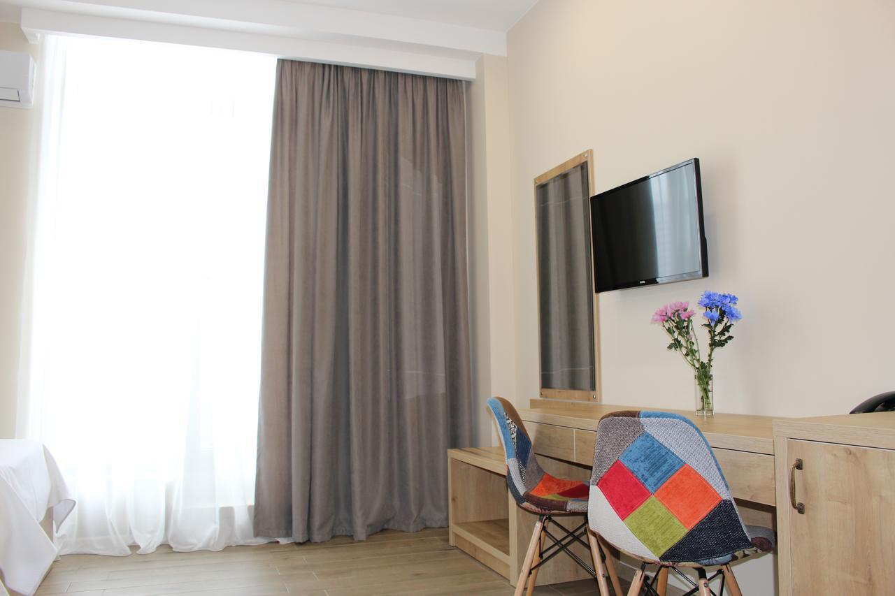 Boutique Hotel 32 Batumi Exterior photo
