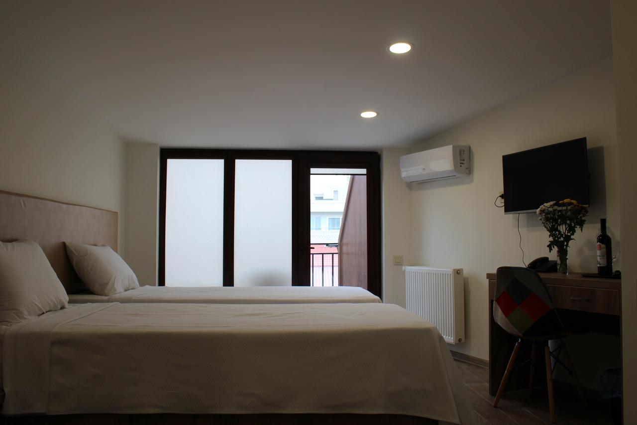 Boutique Hotel 32 Batumi Exterior photo