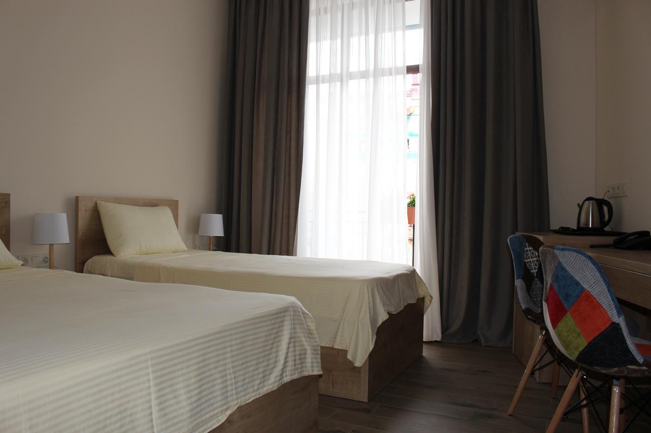 Boutique Hotel 32 Batumi Exterior photo