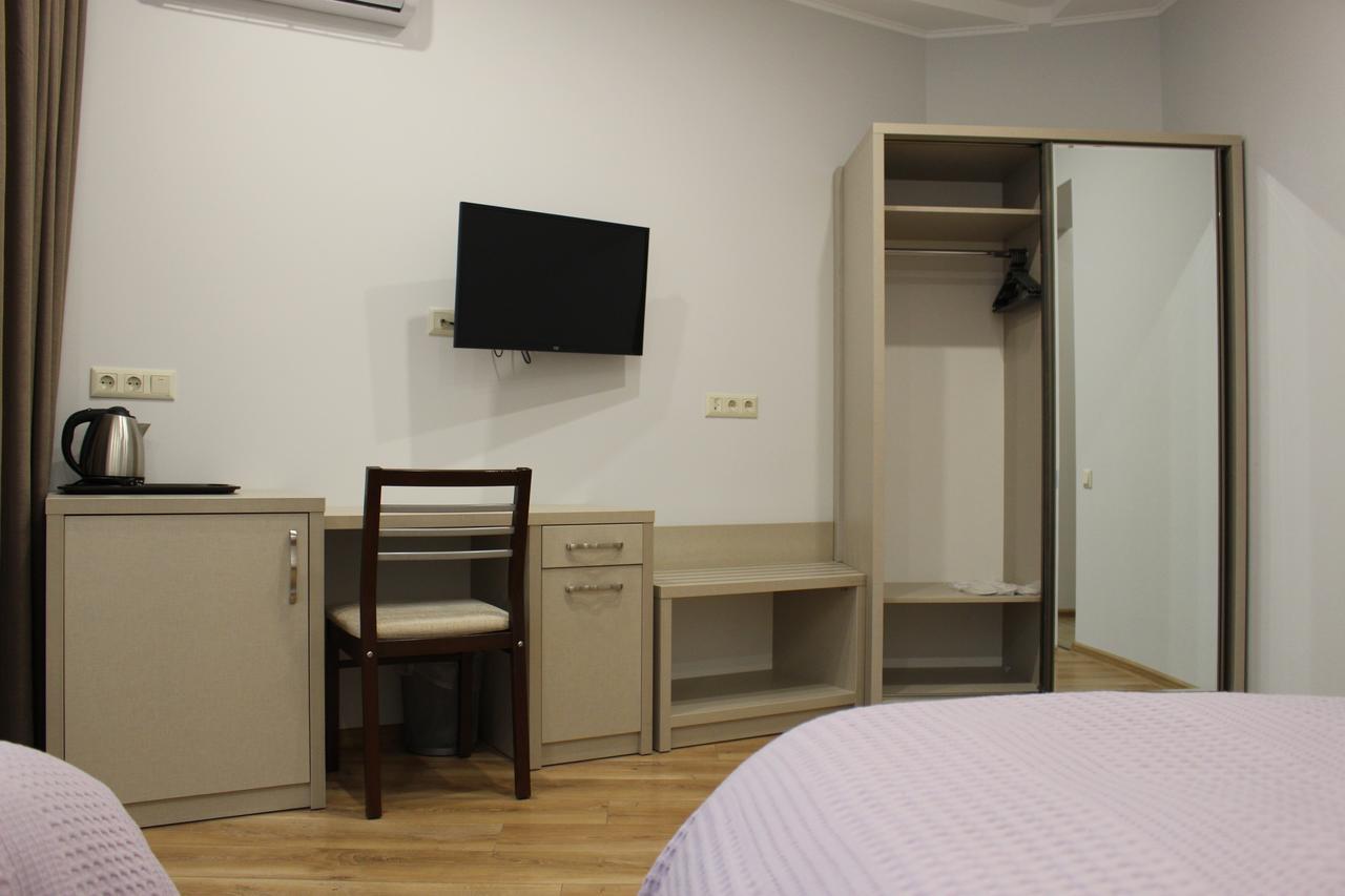 Boutique Hotel 32 Batumi Exterior photo