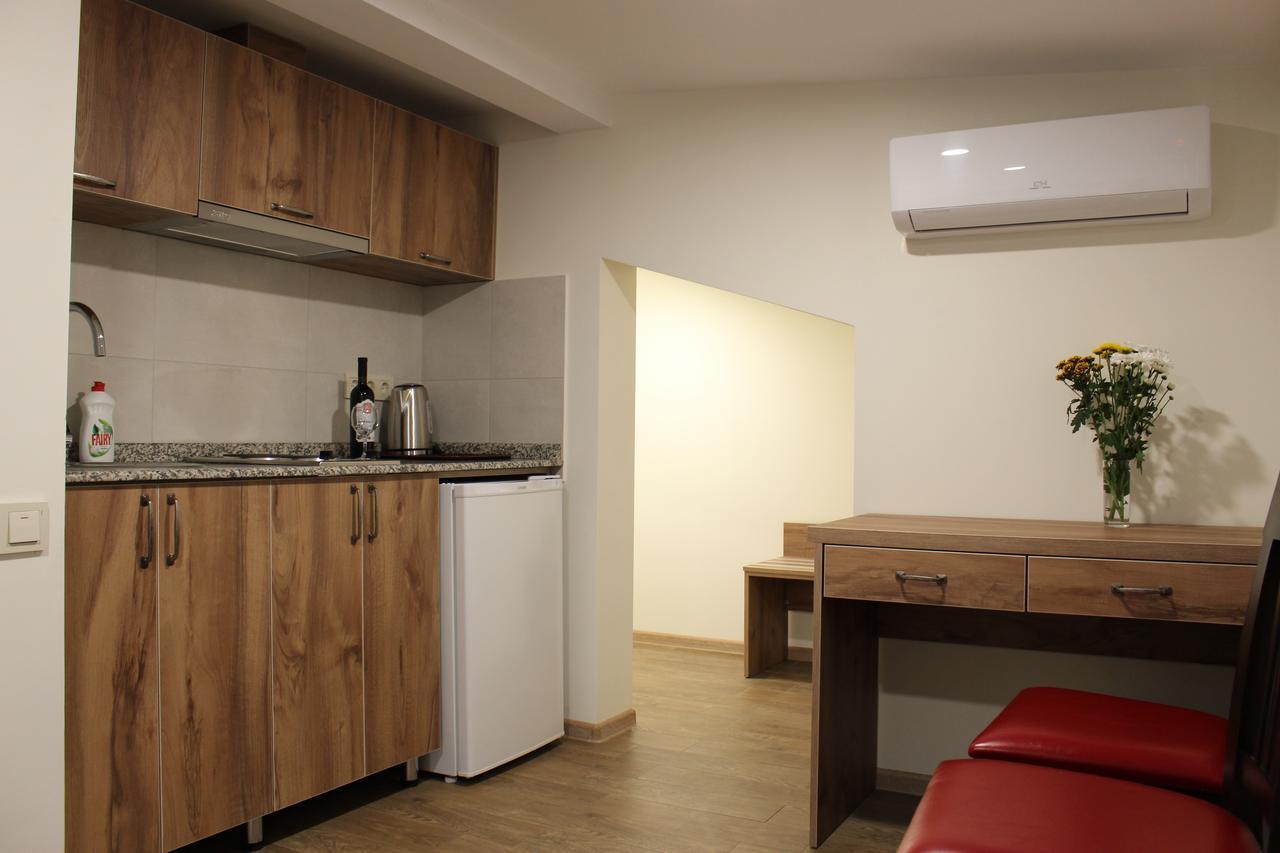 Boutique Hotel 32 Batumi Exterior photo