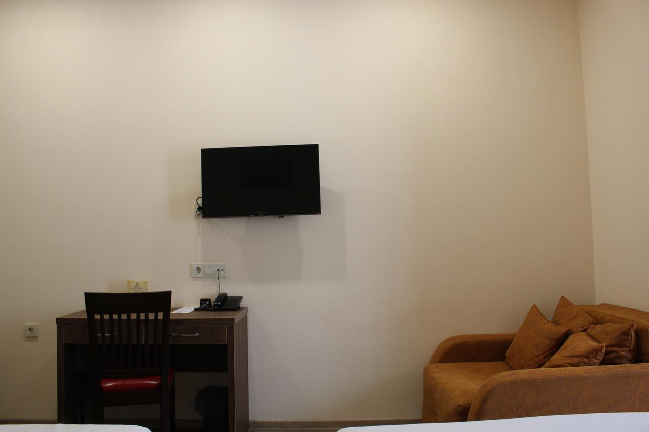 Boutique Hotel 32 Batumi Exterior photo