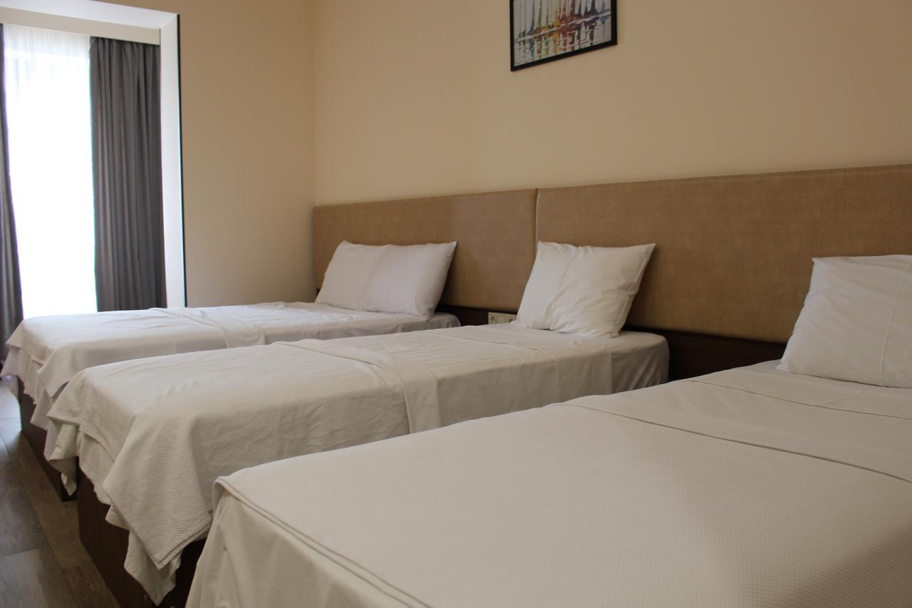 Boutique Hotel 32 Batumi Exterior photo