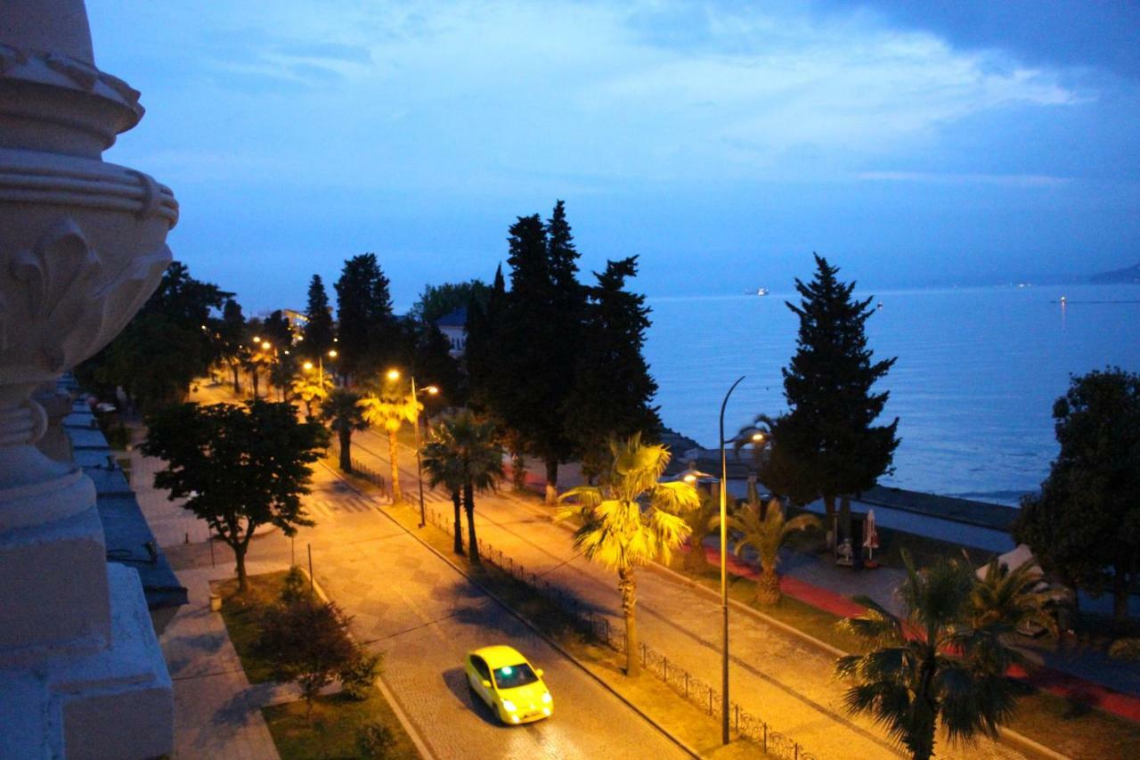 Boutique Hotel 32 Batumi Exterior photo